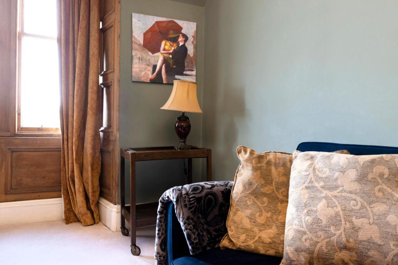 Joivy Old Town 1-Bed Apartment With Stunning Views Edimburgo Esterno foto