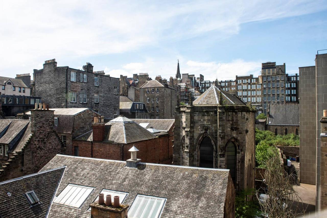 Joivy Old Town 1-Bed Apartment With Stunning Views Edimburgo Esterno foto